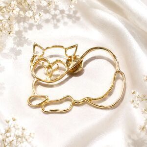 Vintage Gold Tone Cat Silhouette Brooch Openwork Pin
